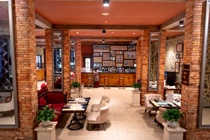 Welcoming bar area inside Pequod's pizza restaurant